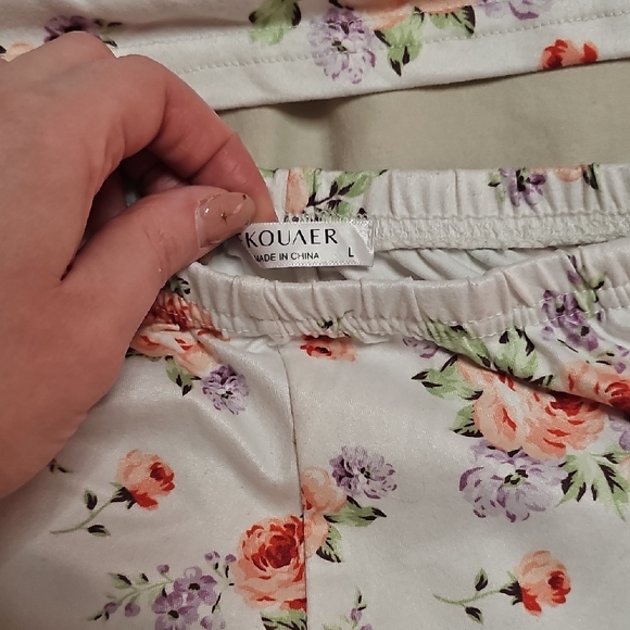 Floral Women's Pajama Set - White and Pink - Picture 2 of 7